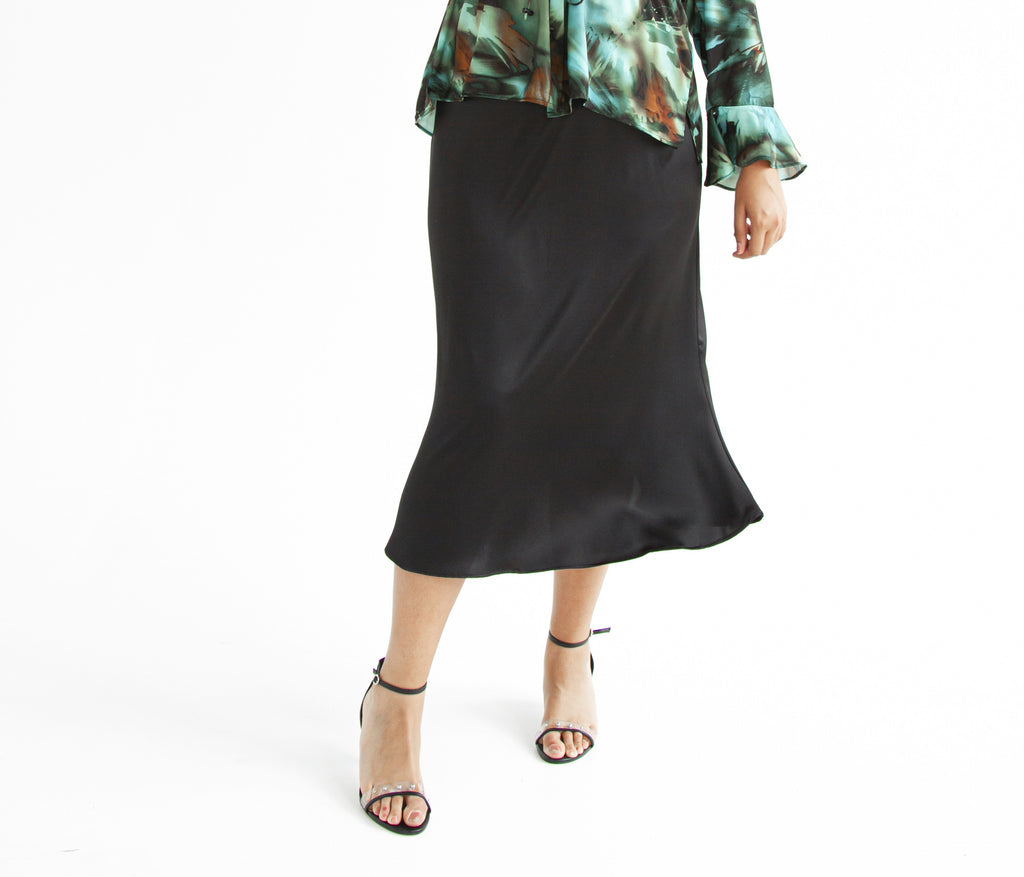 Harper Flip Skirt in Cafe Noir — outdoor
